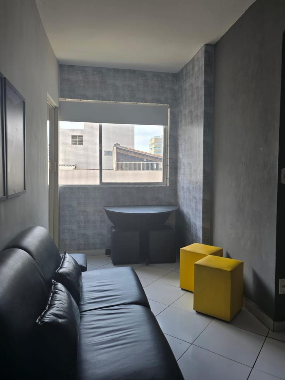 Apto em prédio frente a praia, 1 quarto, com garagem coberta, local privilegiado Apartment in State of São Paulo