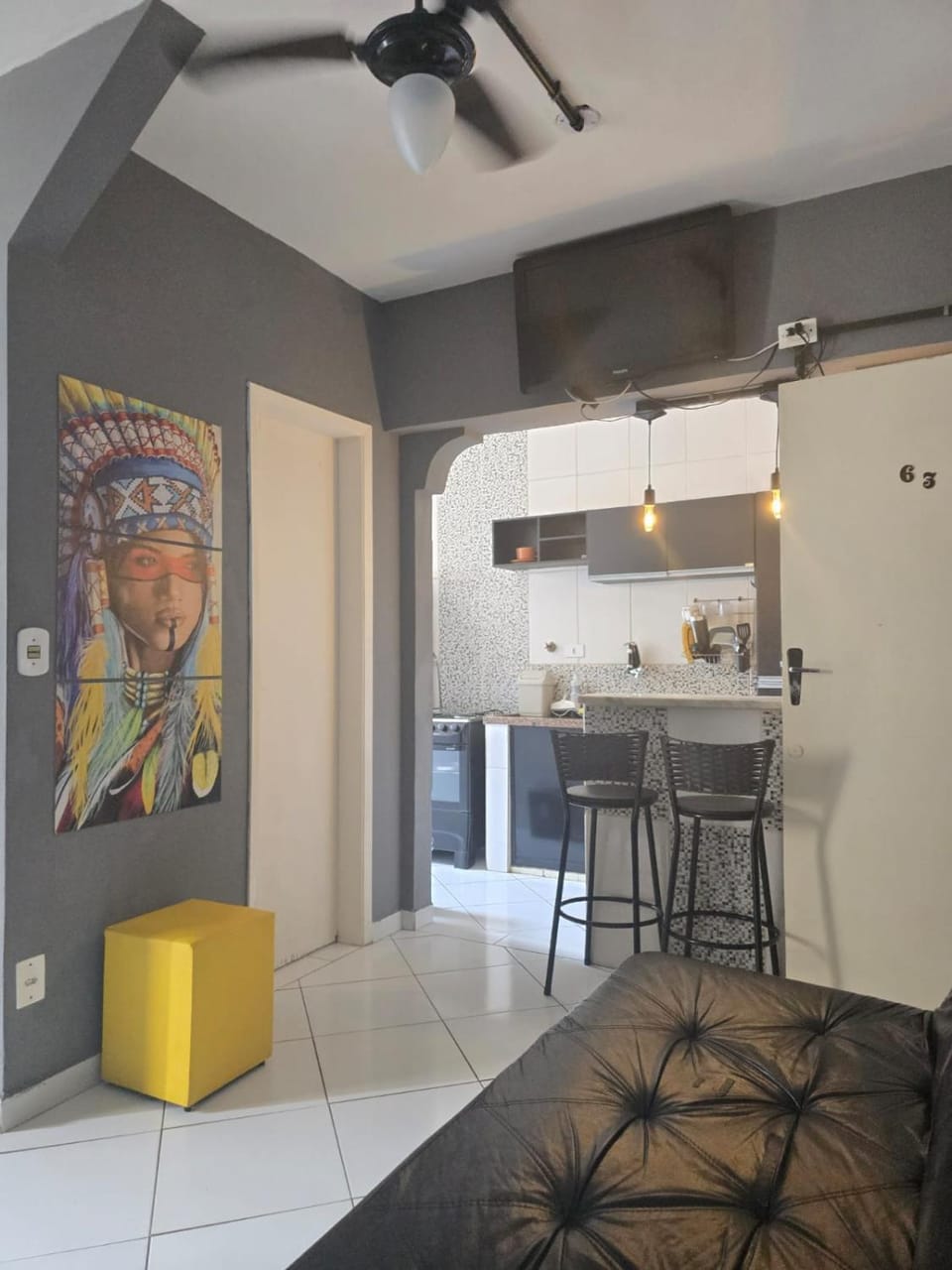 Apto em prédio frente a praia, 1 quarto, com garagem coberta, local privilegiado Apartment in State of São Paulo