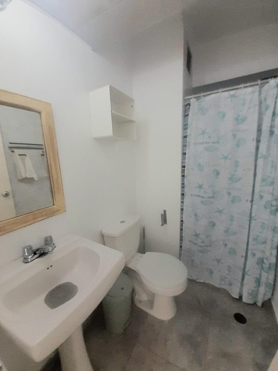 Shower, Toilet, Bathroom, bidet, towels