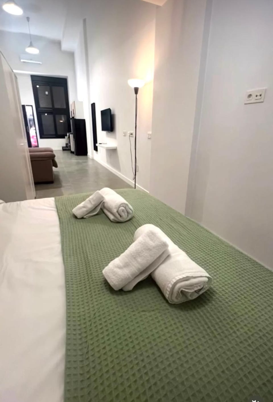 ZONA LUXURY 2 a 5 min de la ESTACIÓN DE TREN Y BUS MARÍA ZAMBRANO Apartment in Malaga