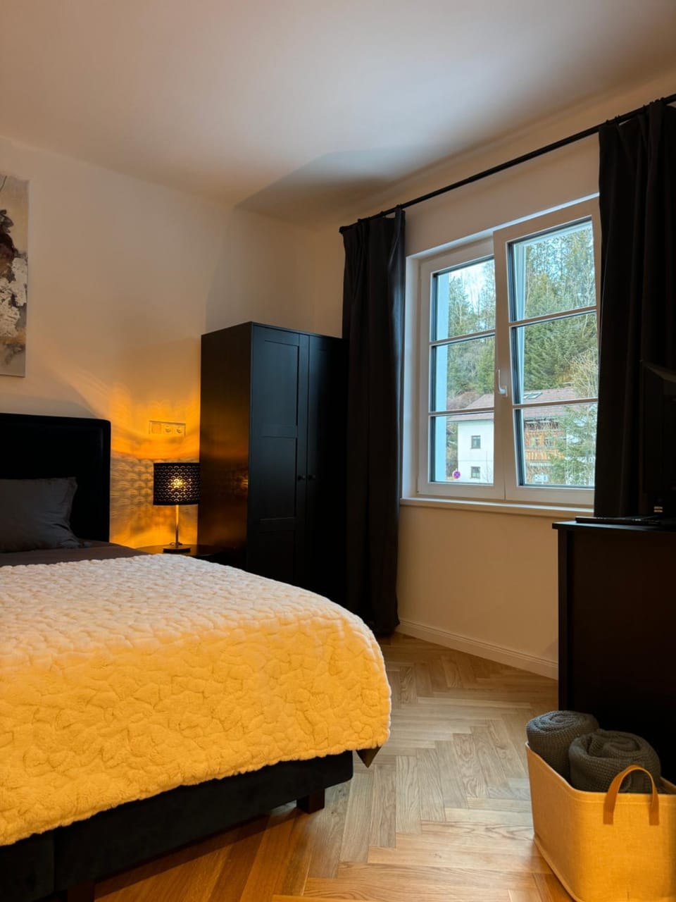 Bed, Photo of the whole room, Bedroom