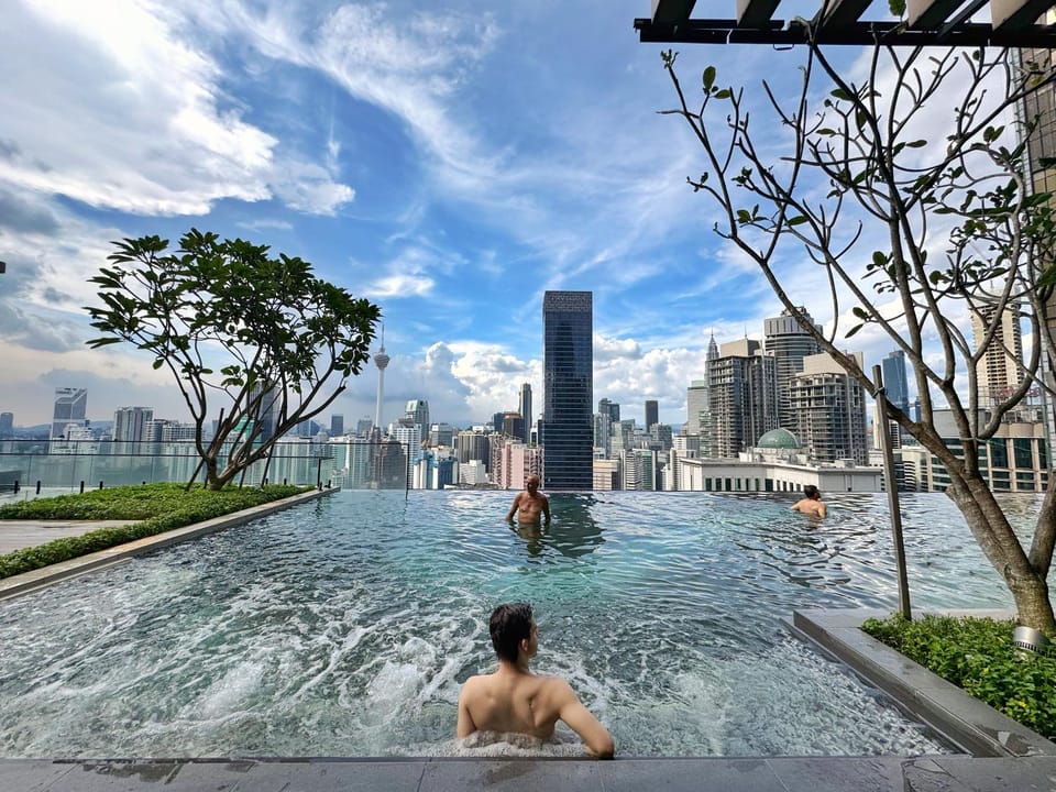 Hot Tub, Swimming pool
