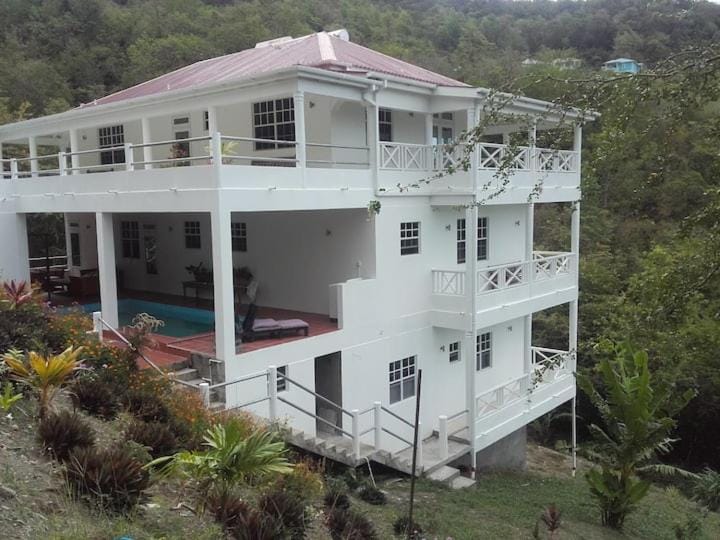 Hillside House & Apartments Apartment in Dominica