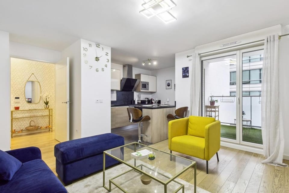 Communal lounge/ TV room, Living room, Lounge or bar