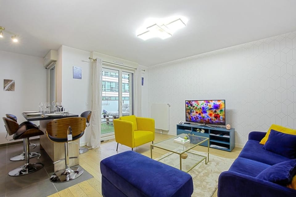 Communal lounge/ TV room, Living room, Lounge or bar