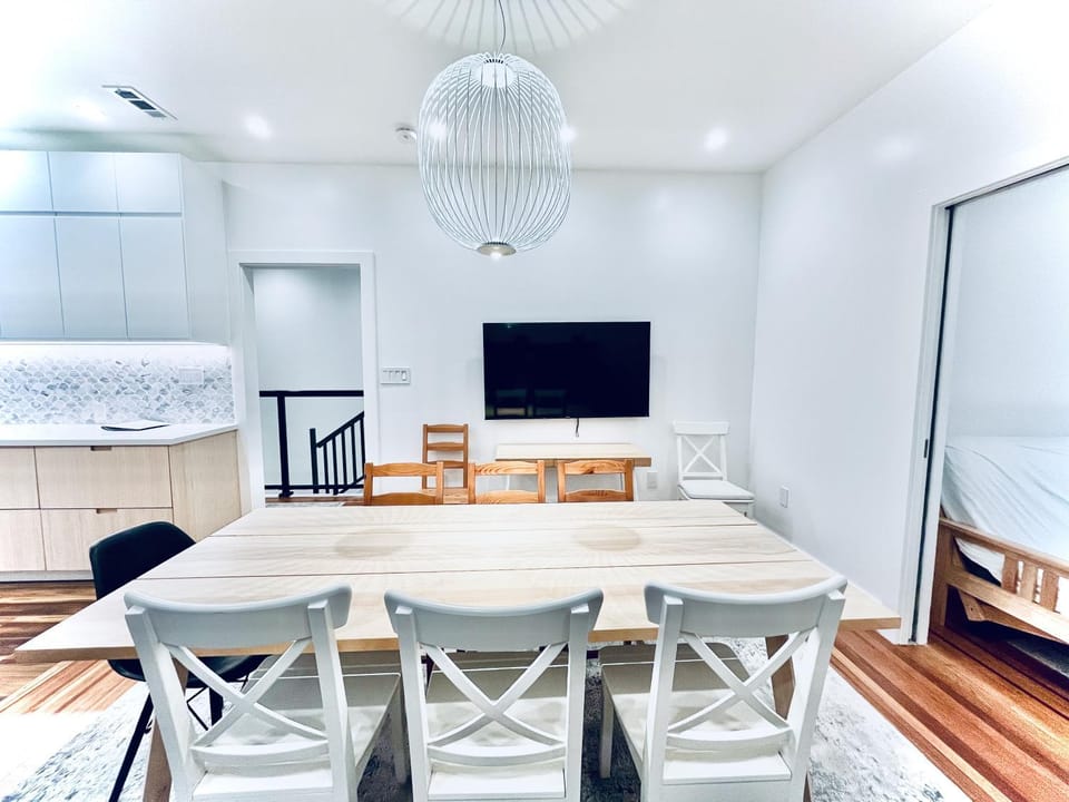 TV and multimedia, Dining area