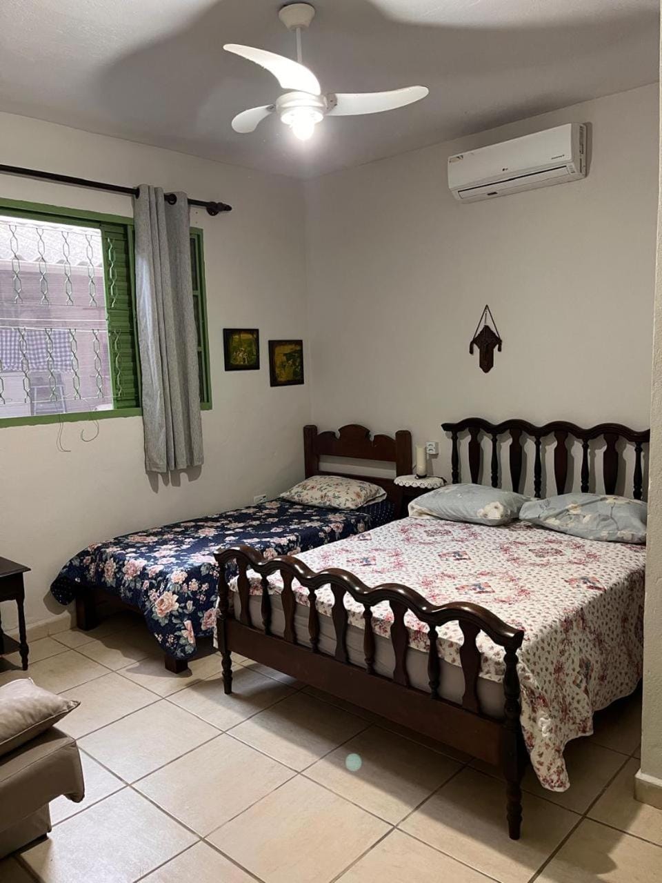 Bed, Bedroom, air conditioner