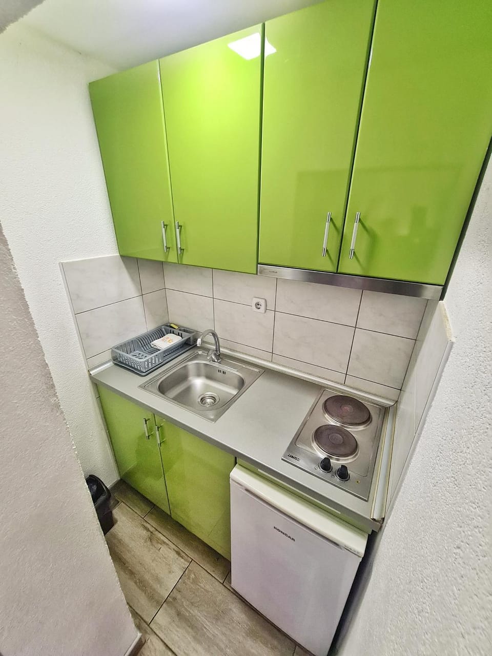 Kitchen or kitchenette, stove