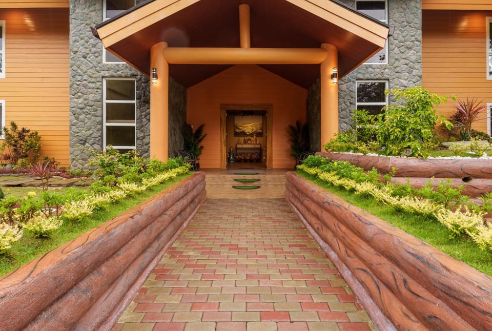 Orange House A#4 - Attic Apartment in Baguio