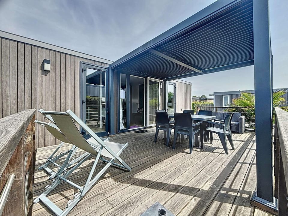 Mobil-home Grand Confort: 2 ch, piscine, plage à 200m, parking, wifi - FR-1-361A-96 House in Jullouville