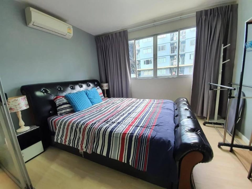 Bed, Bedroom, air conditioner