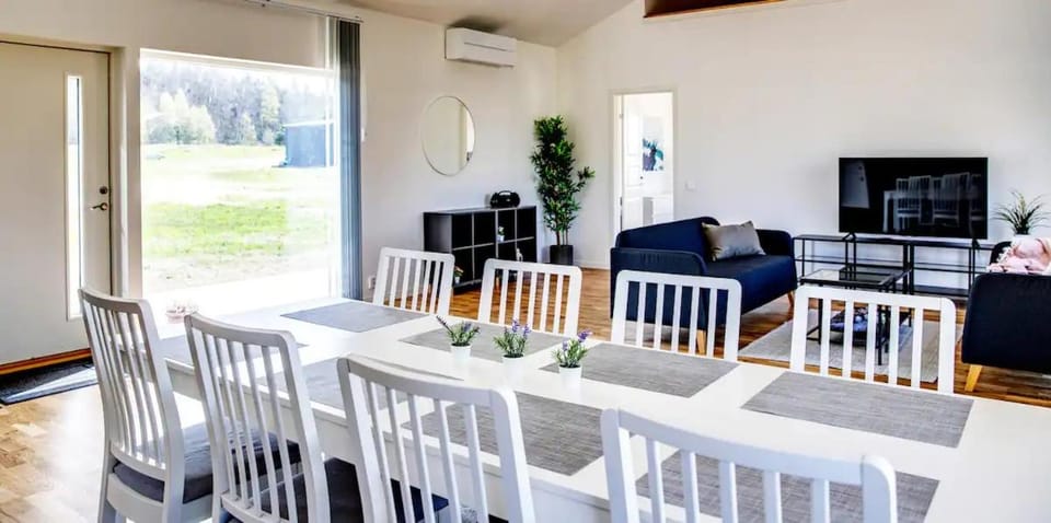 TV and multimedia, Dining area, air conditioner