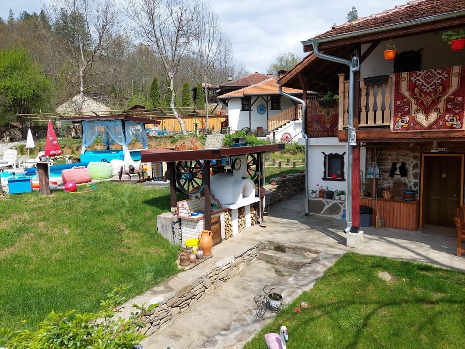 Property building, Balcony/Terrace, Garden view
