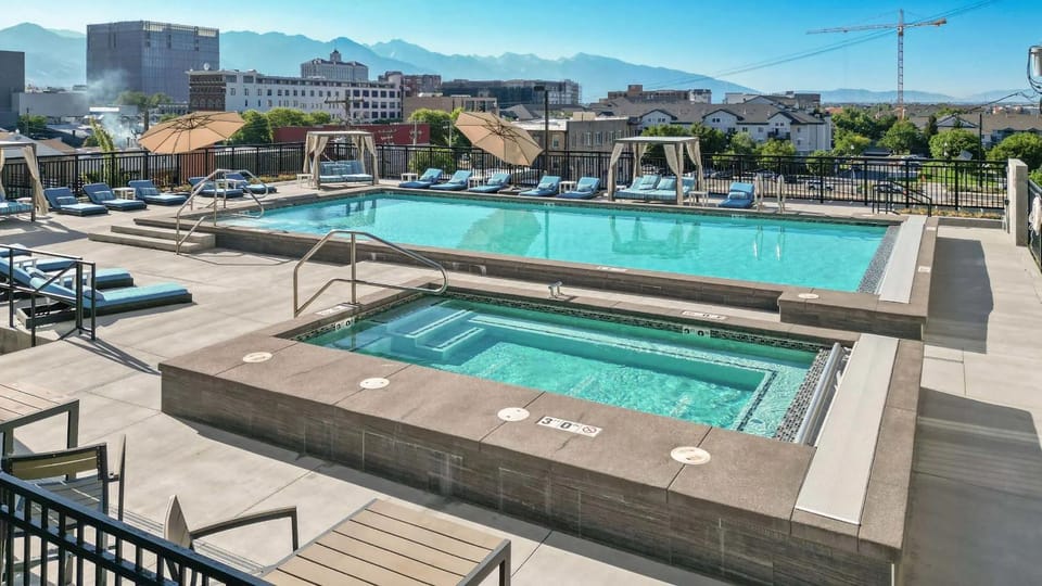 Convention Ctr - Stylish 2BD,2BA with Pool,Gym and Hot tub Apartment in Salt Lake City