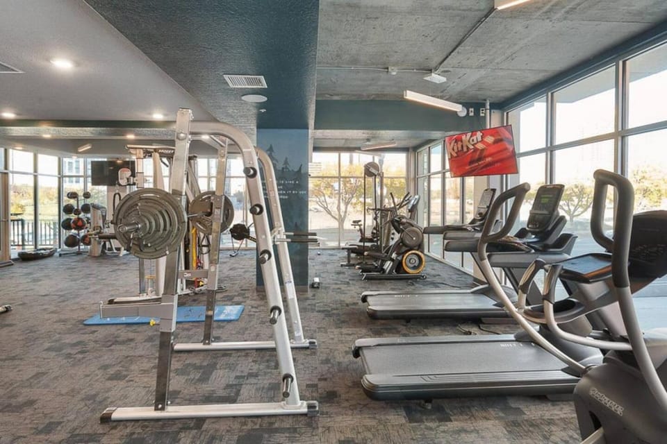 Grand convention centre 1BR- Fireplace,HotTub,Pool Apartment in Salt Lake City