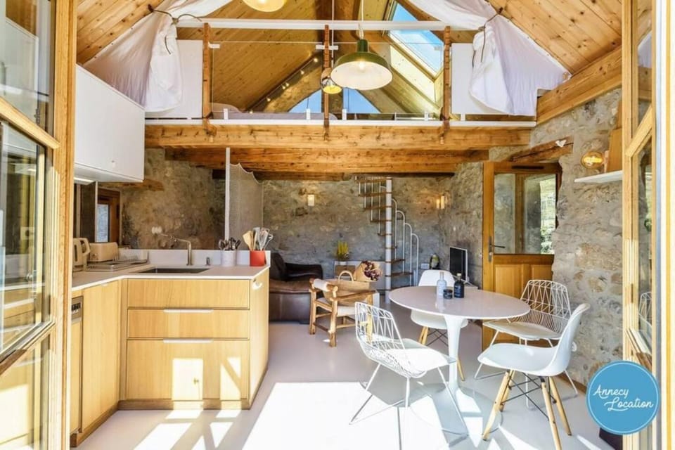 Le Grenier 4 - mazot savoyard House in Menthon-Saint-Bernard