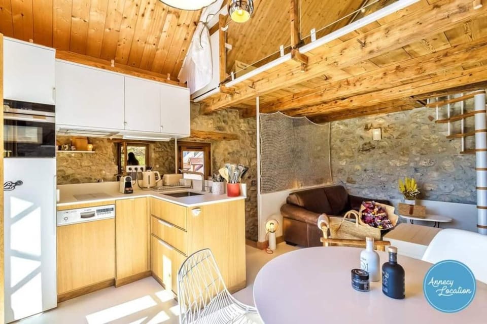 Le Grenier 4 - mazot savoyard House in Menthon-Saint-Bernard