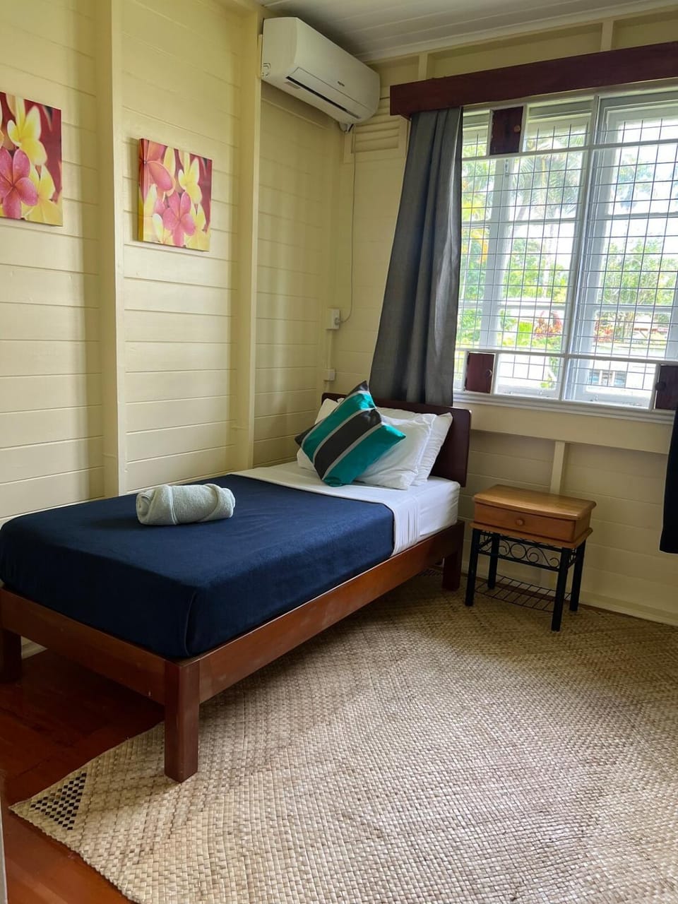 Bed, Bedroom, air conditioner