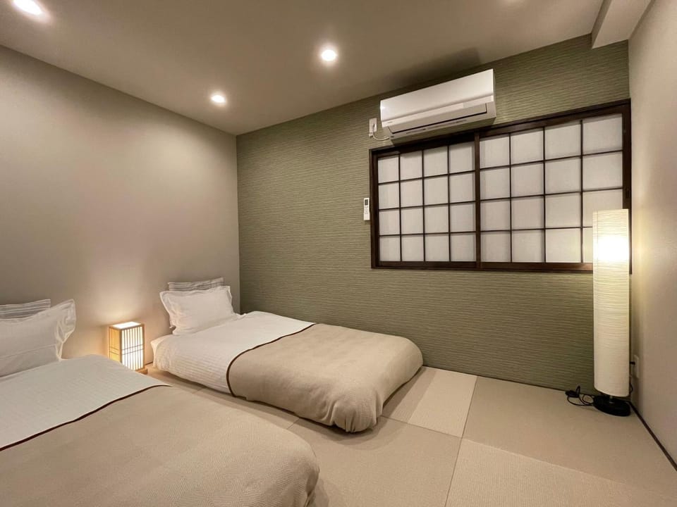 Bed, Bedroom, air conditioner