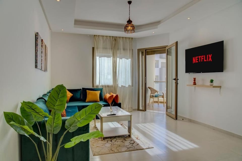 Communal lounge/ TV room, TV and multimedia, Living room, Seating area, Evening entertainment