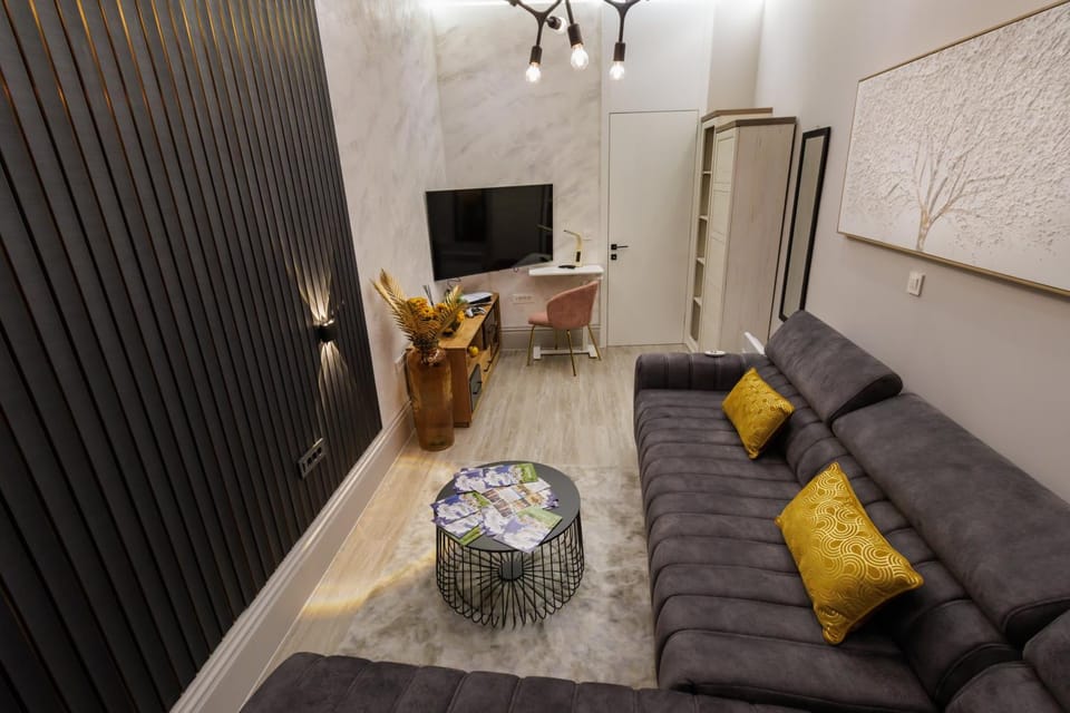 Communal lounge/ TV room, TV and multimedia, Living room, Seating area