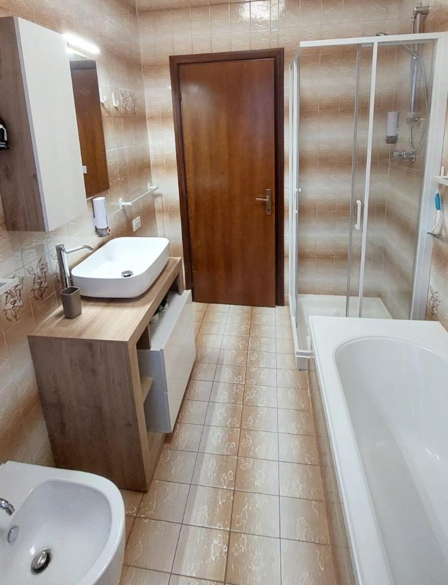 Bathroom, Bath