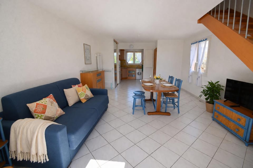 TV and multimedia, Living room, Dining area