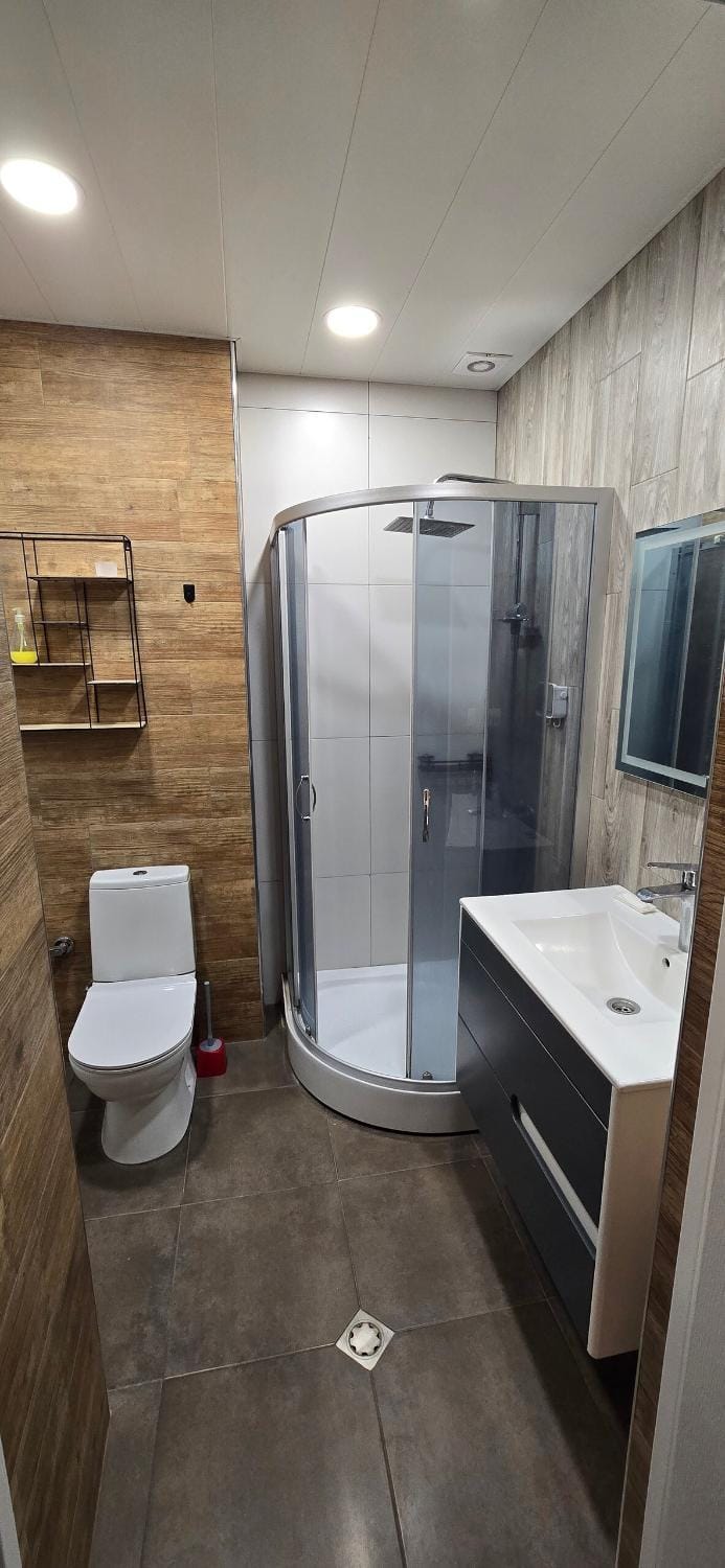 Shower, Toilet, Bathroom