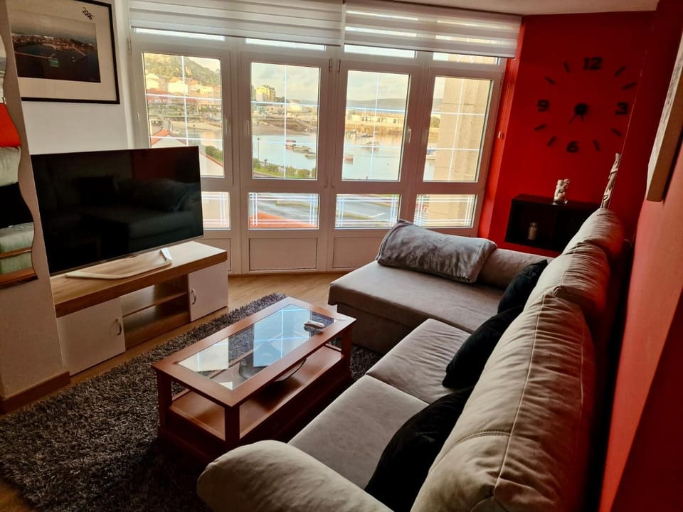 Communal lounge/ TV room, TV and multimedia, Living room, Seating area, Evening entertainment