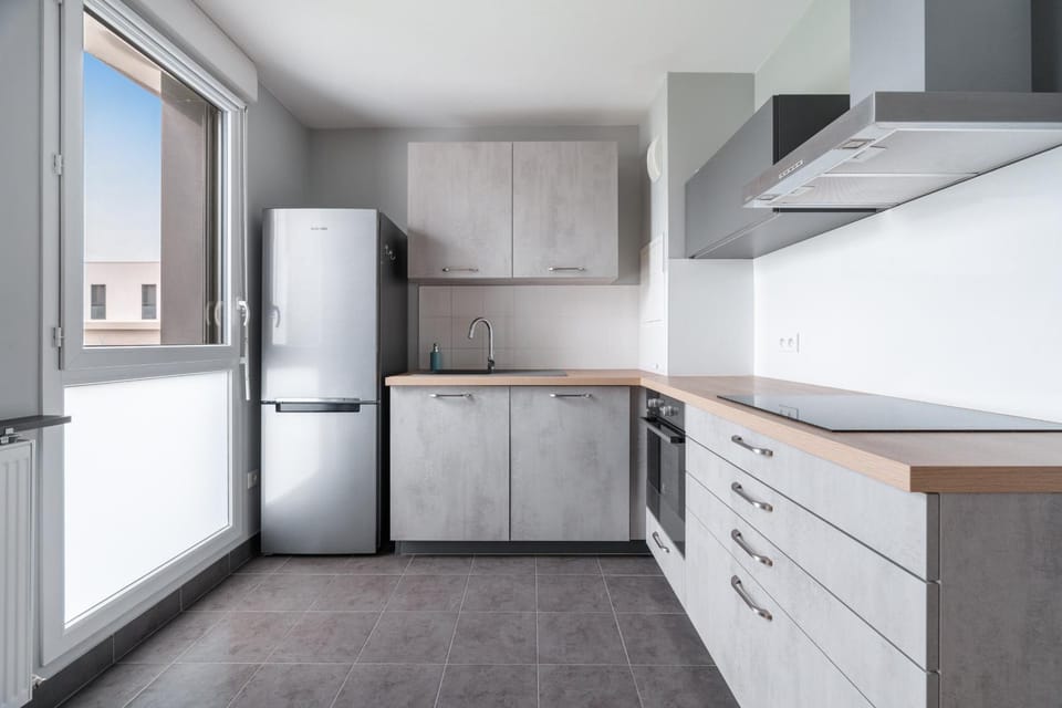 Le Camélinat - RER C Metro 13 Apartment in Île-de-France