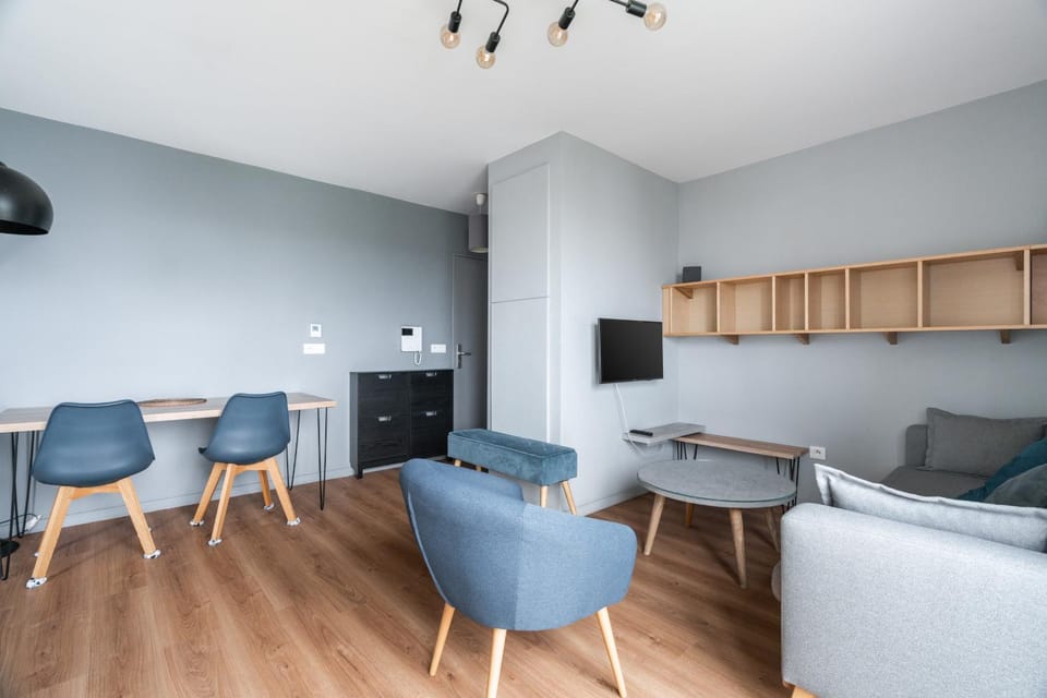 Le Camélinat - RER C Metro 13 Apartment in Île-de-France