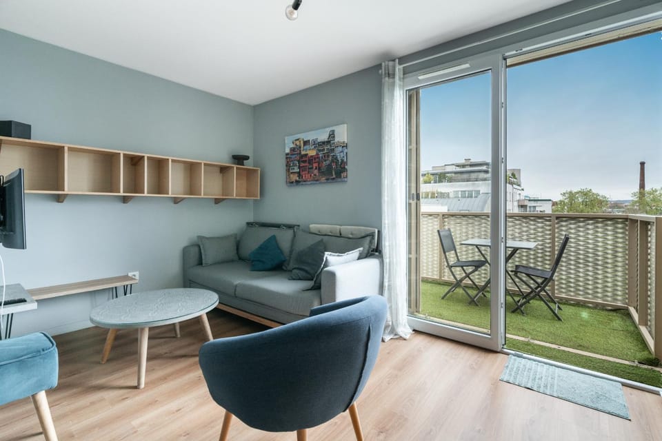 Le Camélinat - RER C Metro 13 Apartment in Île-de-France