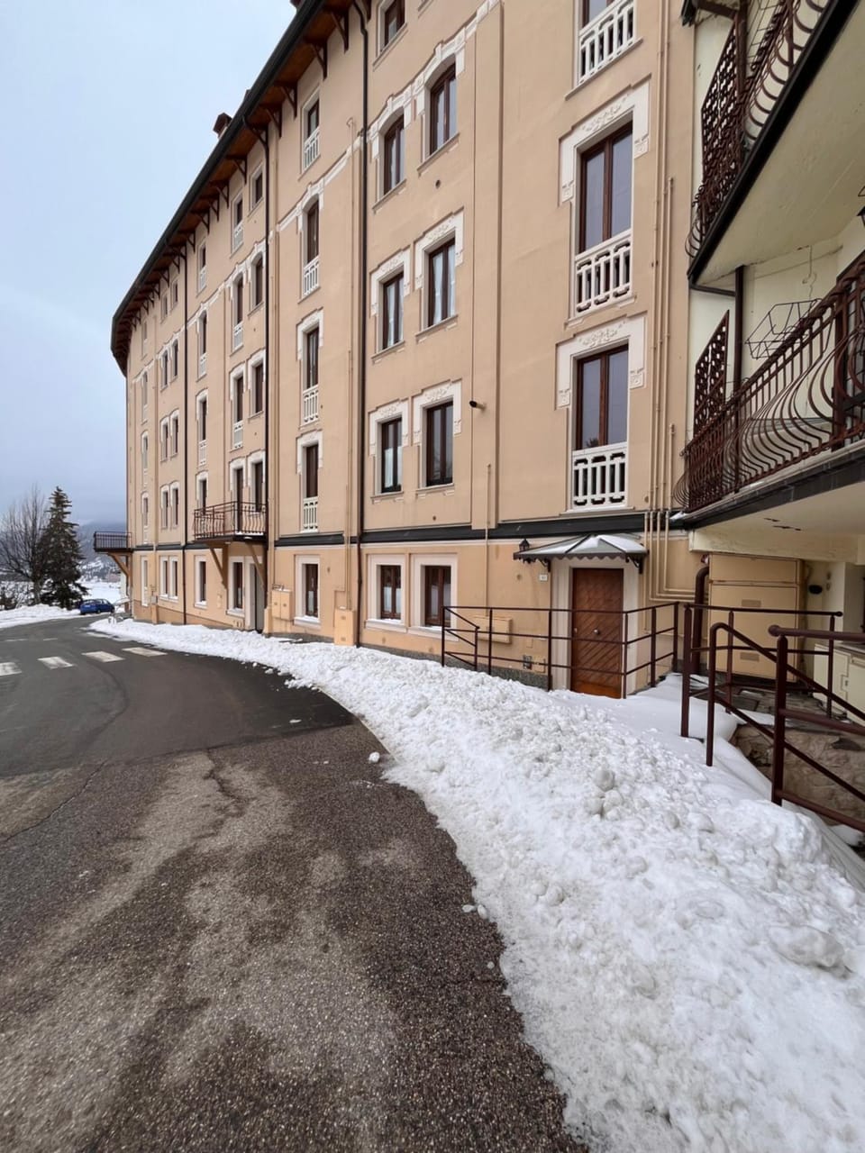 Property building, Neighbourhood, Street view