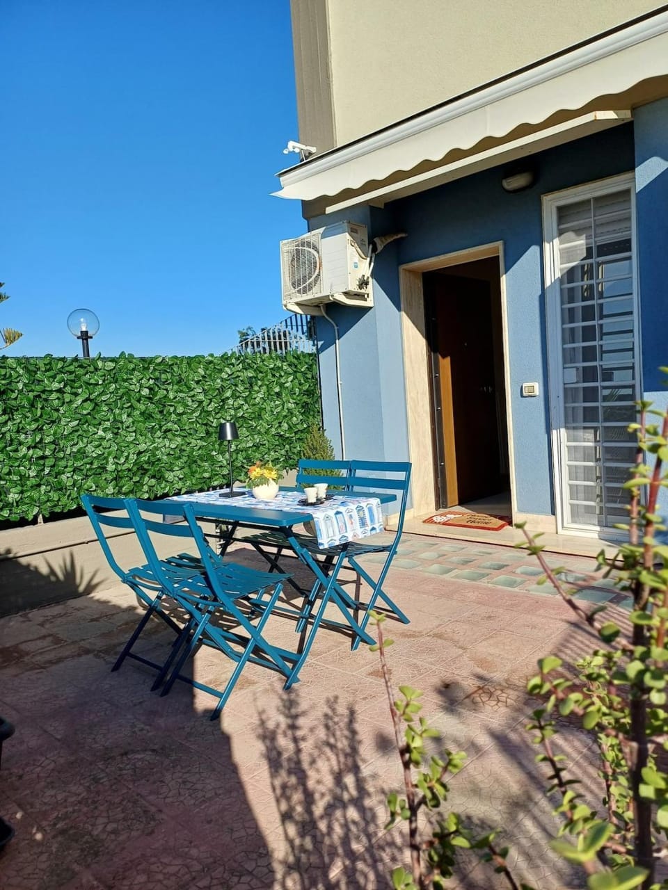 Property building, Patio, Garden, Balcony/Terrace, Garden view