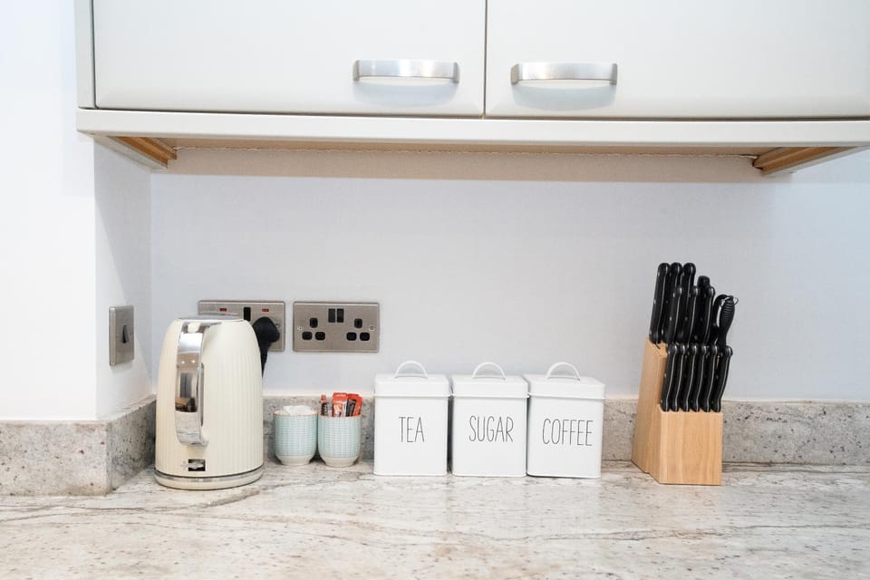 Coffee/tea facilities, Kitchen or kitchenette