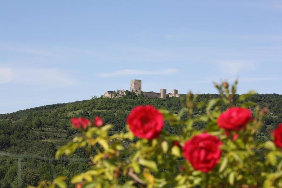 Nearby landmark, Natural landscape, Landmark view, Mountain view