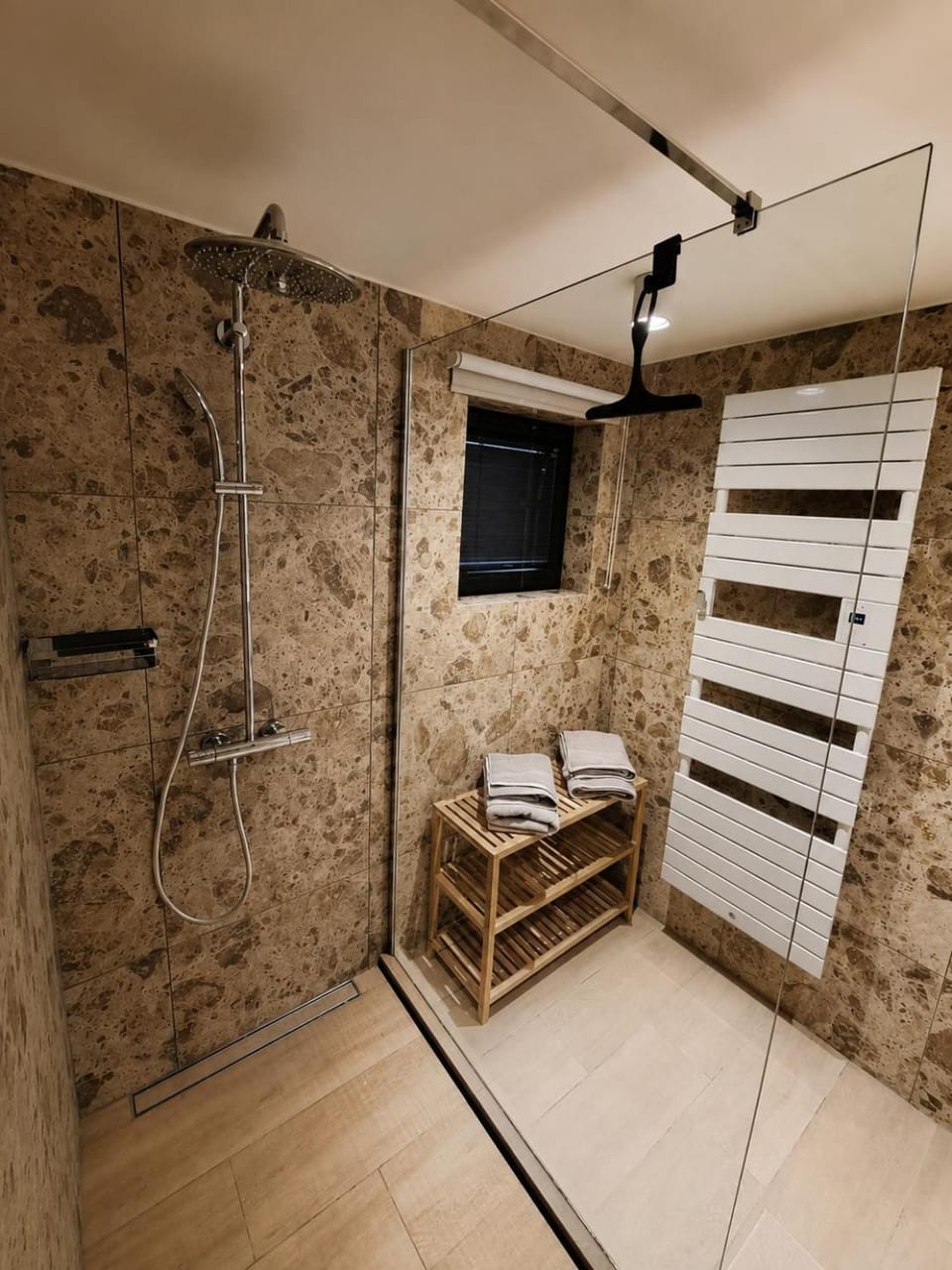 Shower, Bathroom, heating, towels