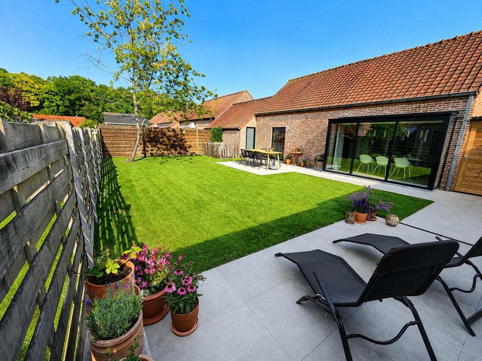 Garden, Balcony/Terrace, Pets, Garden view, pet friendly, sunbed