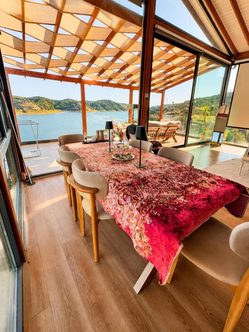 Meria Life Stone House with Lake View in Nature Chalet in İzmir Province