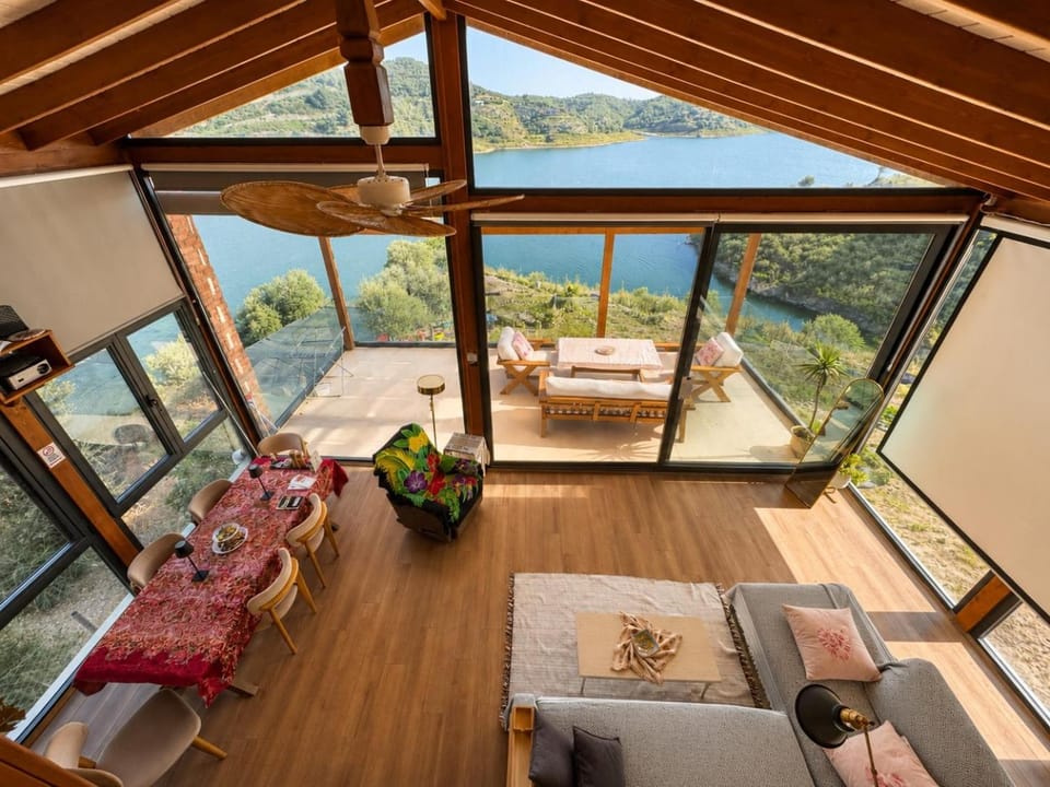 Meria Life Stone House with Lake View in Nature Chalet in İzmir Province