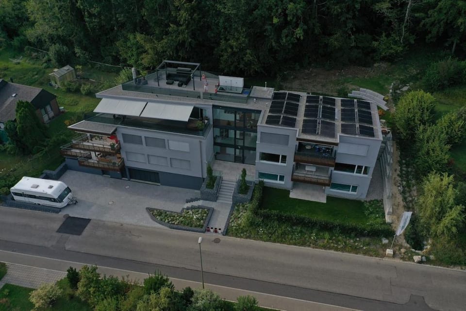 Property building, Day, Neighbourhood, Bird's eye view