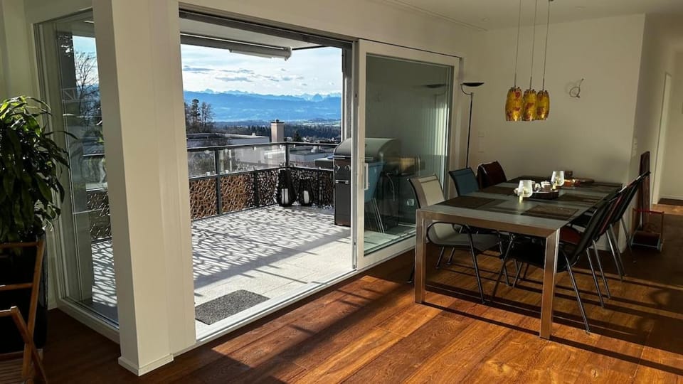 Day, Natural landscape, View (from property/room), Balcony/Terrace, Dining area, Mountain view