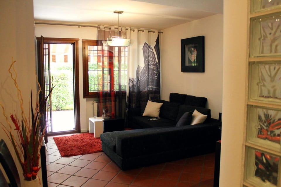 TV and multimedia, Living room, On site