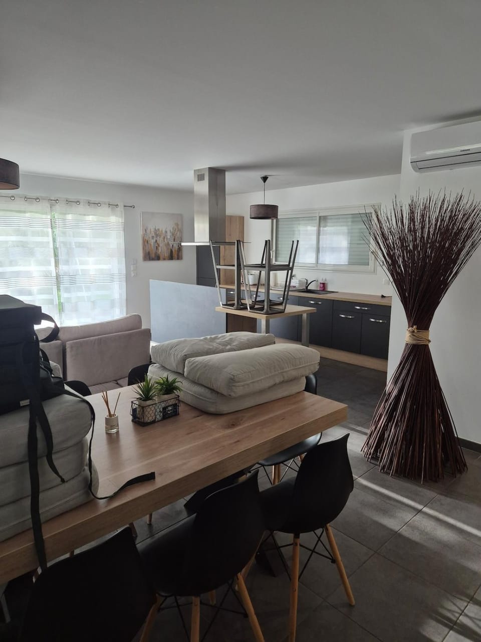 Kitchen or kitchenette, Living room, Dining area