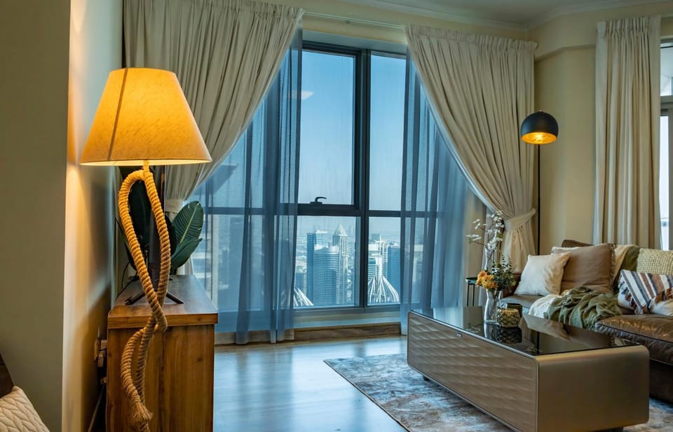 Marina Majesty- Homely & Cozy 2BR, CanalView, Central Location Apartment in Dubai