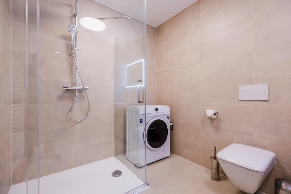 Shower, Toilet, Bathroom, washing machine