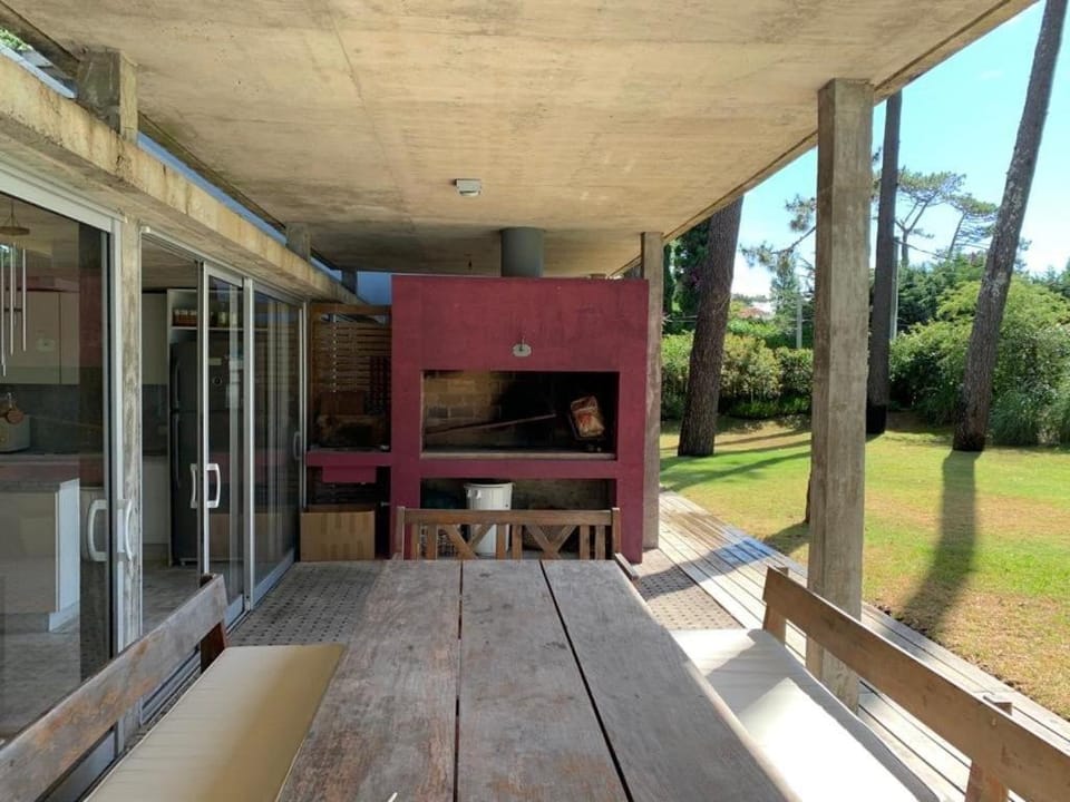 Beautiful arquitectural design house in parada 7 House in Punta del Este
