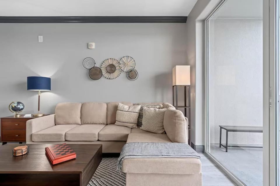 LUXURY 1br LAKEVIEW CONDO NEAR DISNEY! Apartment in Orlando