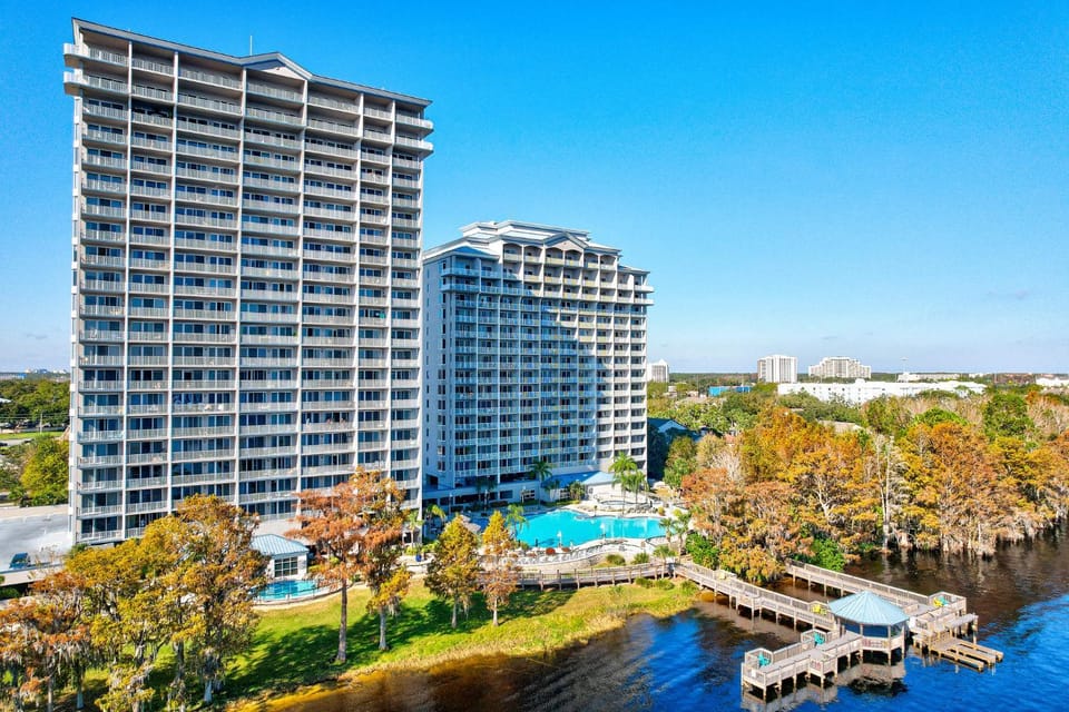 LUXURY 1br LAKEVIEW CONDO NEAR DISNEY! Apartment in Orlando