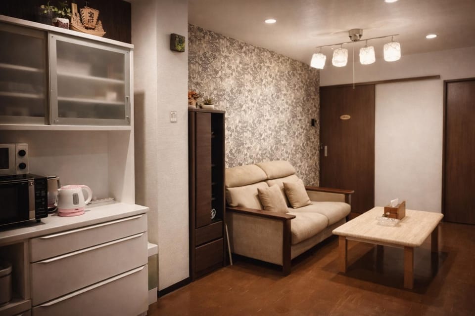 Kitchen or kitchenette, Seating area, Dining area
